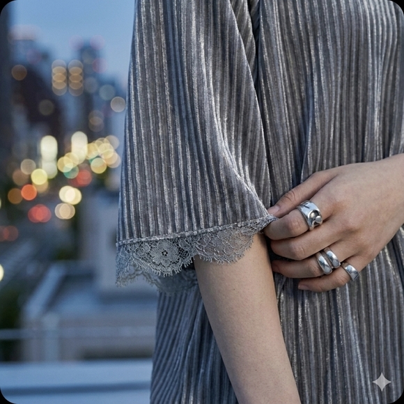 POL Sage Grey Velvet Plissé High-Low Tunic Top M Eyelash Lace - Picture 7 of 7